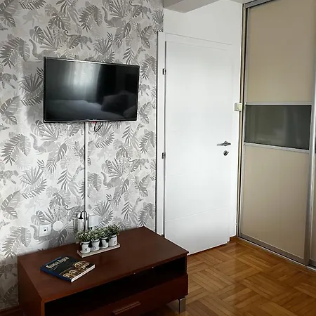 Apartment Lenka *